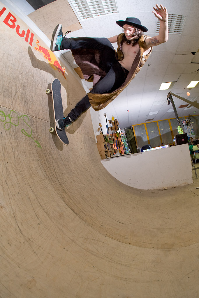 Pop shove it на скейте